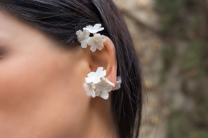 Wedding Earcuff with flowers, bridal ear wrap, ear climber, wedding cartilage earring, flower earcuff no piercing, white flower earring image 6