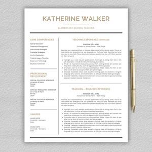 Peut inclure: Un curriculum vitae pour Katherine Walker, enseignante &agrave; l'&eacute;cole primaire. Le CV met en avant ses comp&eacute;tences cl&eacute;s, son d&eacute;veloppement professionnel et ses r&eacute;compenses. Il comprend &eacute;galement des sections sur l'exp&eacute;rience d'enseignement et l'exp&eacute;rience d'enseignement connexe.