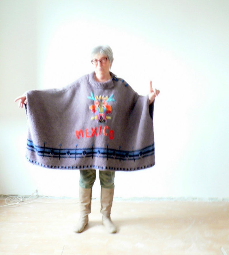 Size:M-XXL Hand made knitted sweater poncho,mexican style,appliqued