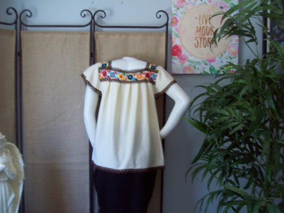 WEEKEND SALE and FREE Shipping 1970s Embroidered … - image 3