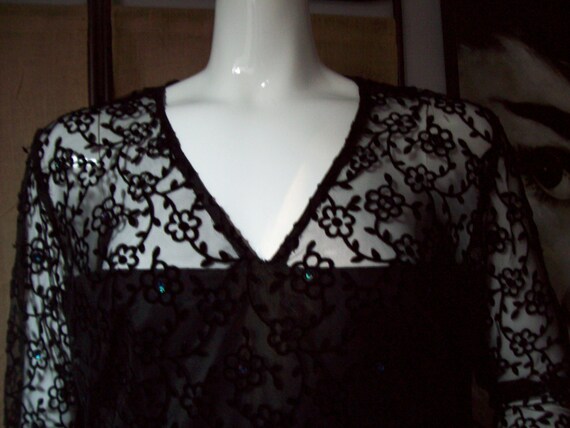 Black Velvet Dress with Lacy Effect of Floral Ove… - image 2