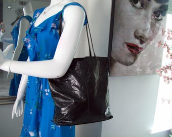 Black Leather Tote Secret Cell Pouch RikRak Top Lrg Main Comp Full Grain Lethr Crackle Patent Vibe Soft Slouchy Bag LightWeight