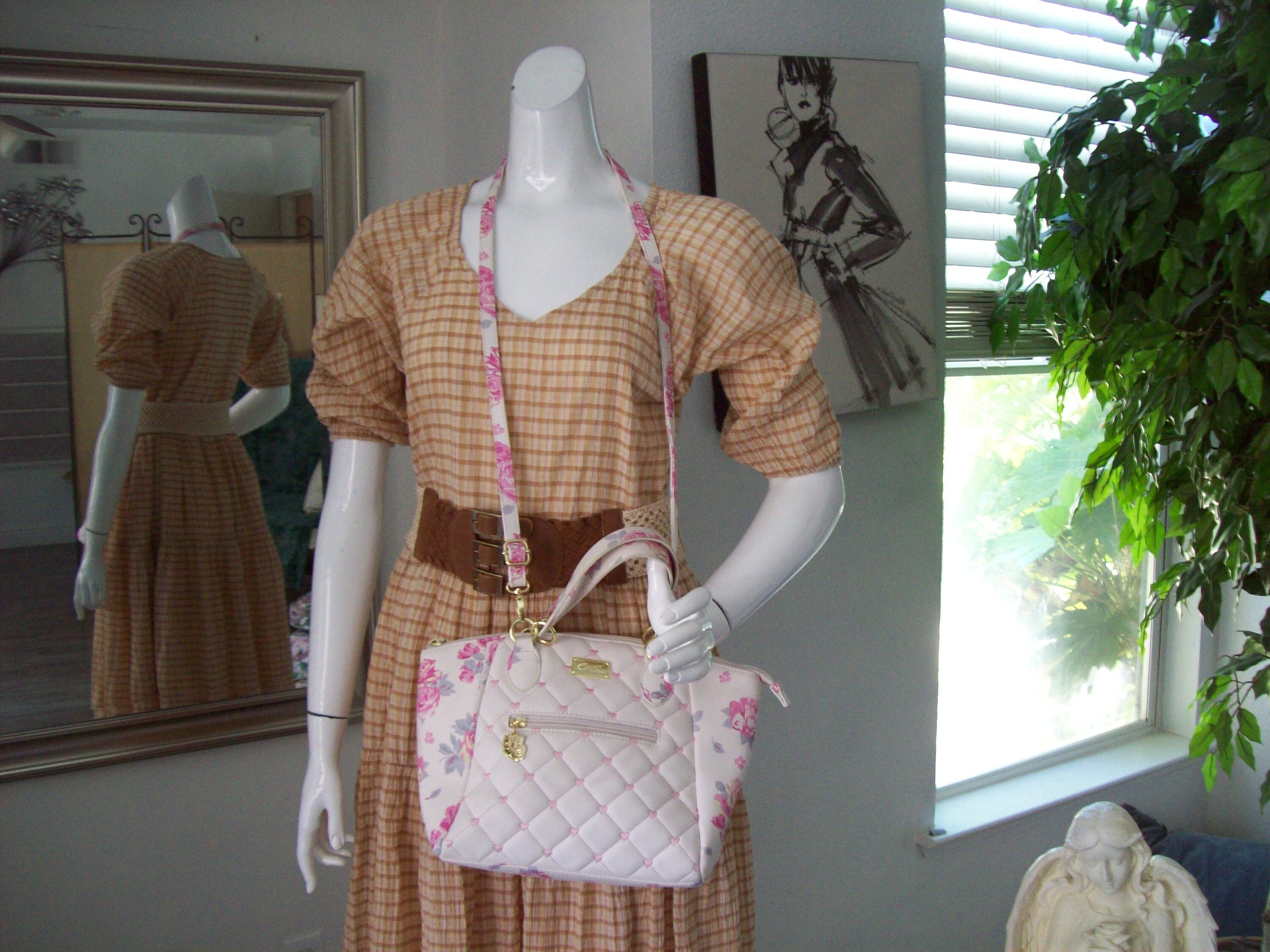 Luv betsey satchel deals