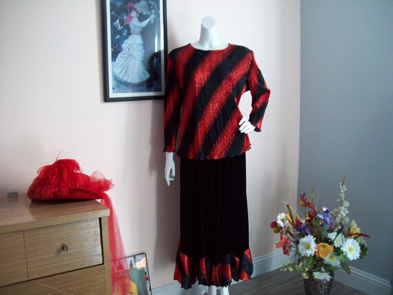 1990s Holiday Red-Black Blouse Skirt Fiesta Skirt