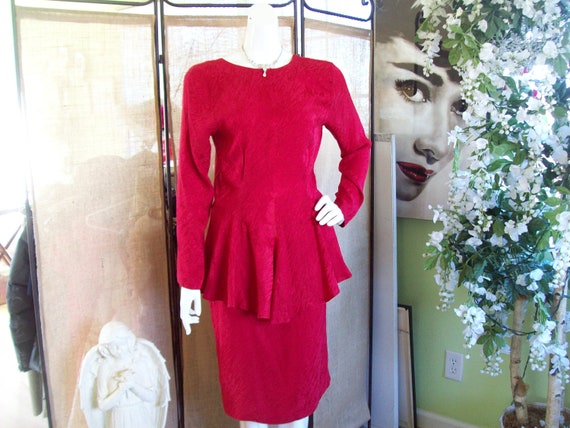 Red Peplum Dress Long Sleeve Silk Dress Lipstick Red V-back Slit Skirt Dress  Made in Hong Kong Cherry Red Dress Sz 6 - Etsy