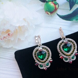 Emerald earrings dangle, soutache green silver earrings, cool emerald crystals soutache earrings, soutache green crystals earrings