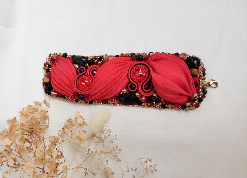 Shibori and soutache red black bracelet, embroidery red blackl bracelet, image 4