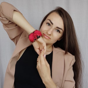 Shibori and soutache red black bracelet, embroidery red blackl bracelet, image 8