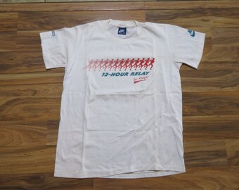 nike trainers with red tag