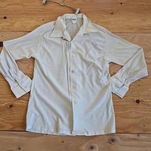 Camisa informal de color amarillo claro/verde con estampado floral y geométrico de Montgomery Ward vintage de los años 70, cuello largo y puntiagudo, abotonada, talla L, para discotecas y fiestas