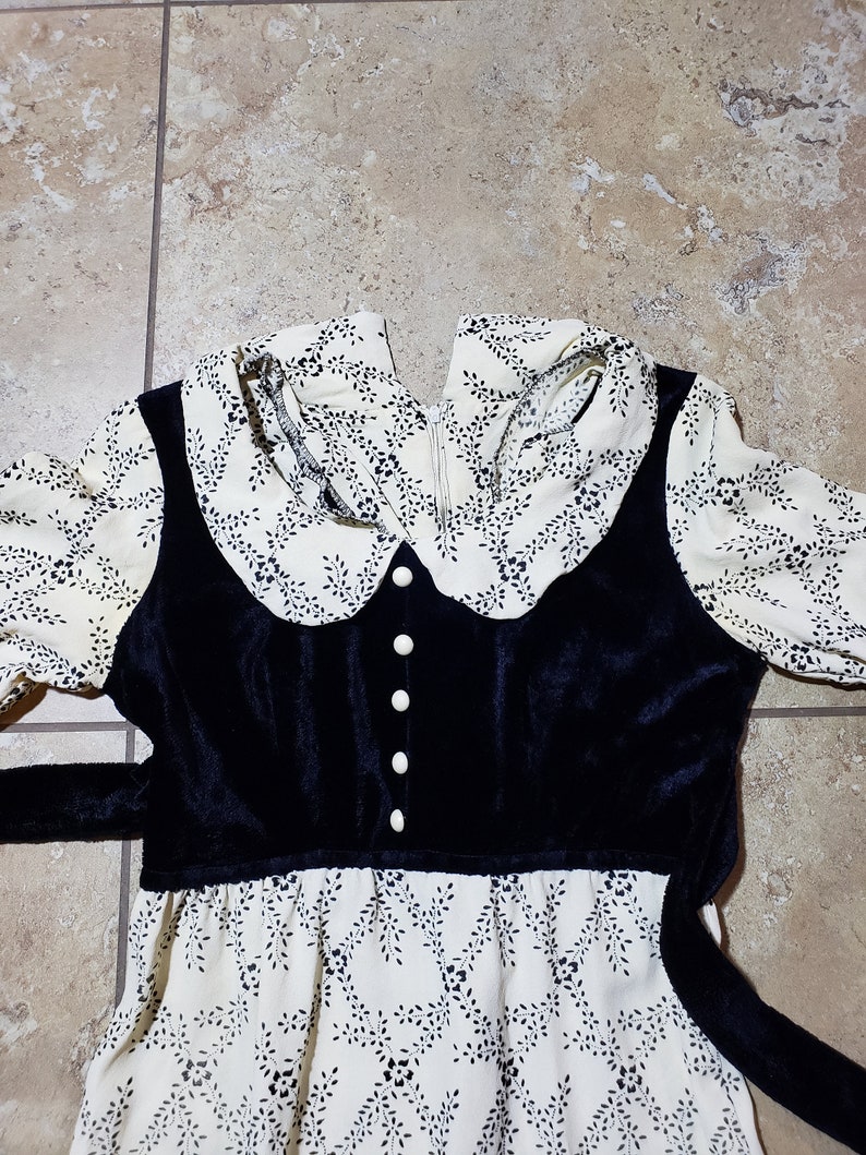 Vintage Prairie Hippy Boho Velvet type material with cotton floral pattern Black Beige Gunne Sax Style image 3