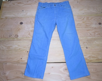 Jean Levis 530 en denim brossé, avec un effet Skosh plus spacieux, taille 38 x 29, mesure 35 x 29