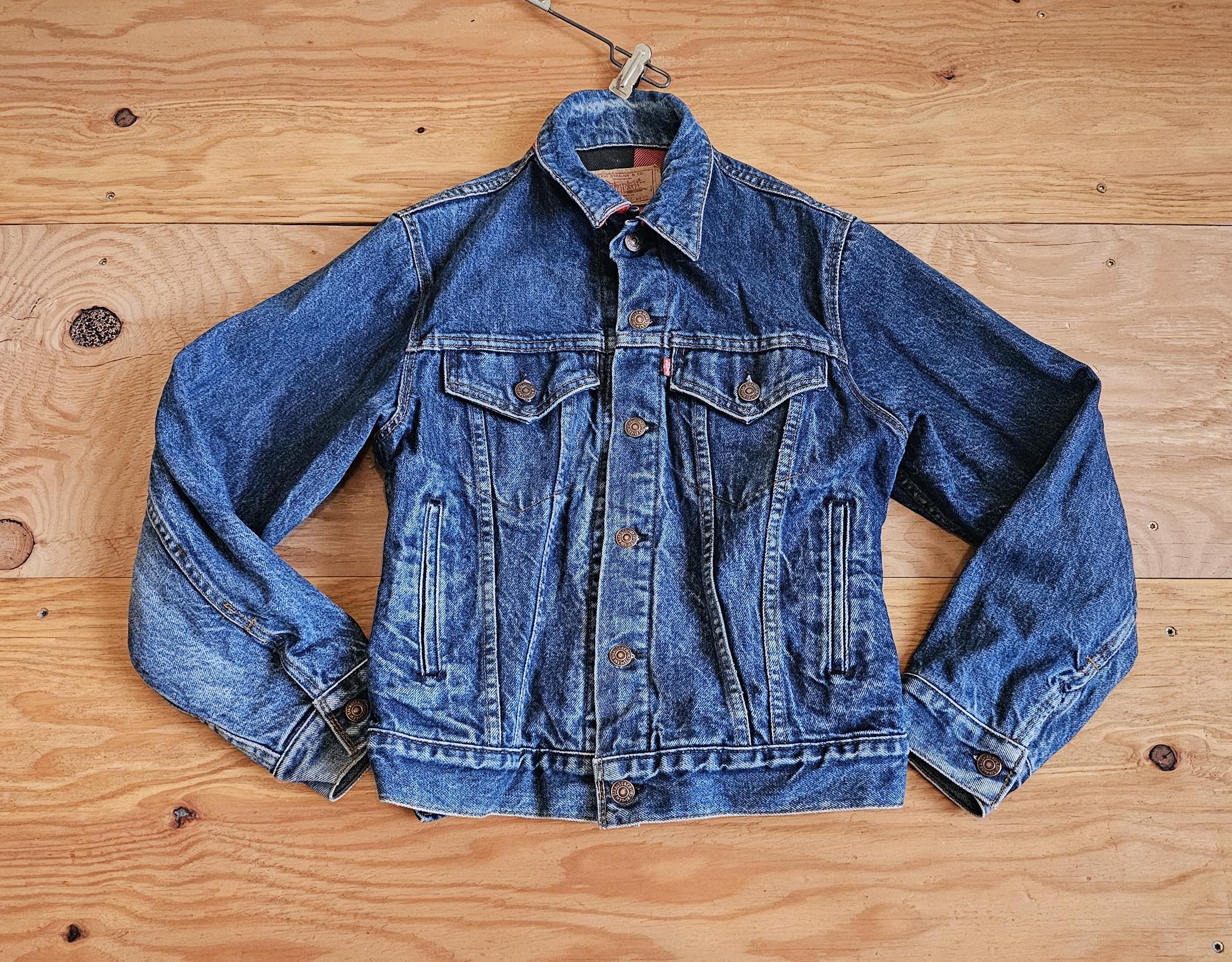 Vintage Levis 70707 Medium Blue Wash Flannel Lined Denim Jacket