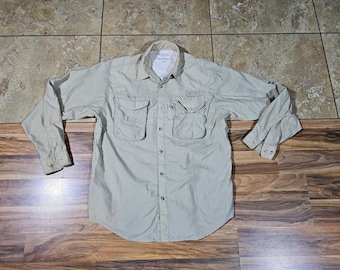 Columbia Performance Fishing Gear Outdoor Button Down Shirt Beige Khaki Color Sz M With Pockets