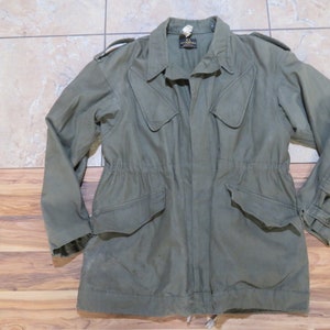 Chaqueta de uniforme militar belga holandés vintage 1976 KL Seyntex, longitud total 180 cm, color verde, talla L.