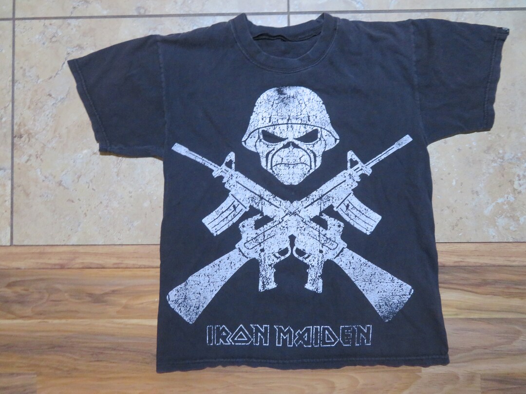 Iron Maiden Rock Band T-Shirt Black White Double-Sided Graphics Sz M? AR Rifles Machine Gun Skull Graphic