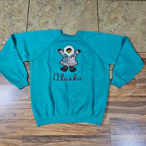 Vintage Alaska Applique Embroidery Graphic Native Indigenous Inuit Person Sweatshirt Sweater AQUA Greenish Sz M? Eskimo