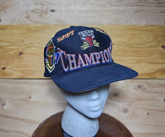 Vintage Logo 7 Chicago Bulls 1997 Champions Cap Hat Baseball Style 
