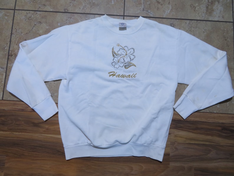 Vintage Hawaii Souvenir Sweatshirt 50/50 Hibiscus WHITE Gold/silver