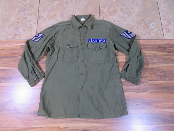 Vintage Vietnam Era USAF Air Force Military Man's Cotton Sateen Uniform Shirt OD Green Button Up 15 1/2 x 34 Vintage Vietnam Era USAF Air Force Military Man's Cotton Sateen Uniform Shirt OD Green Button Up 15 1/2 x 34