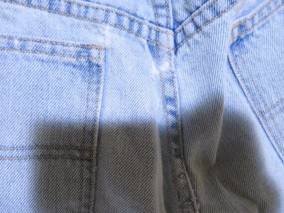 VTG GUESS Jean Shorts Light Blue Wash Made in USA… - image 5