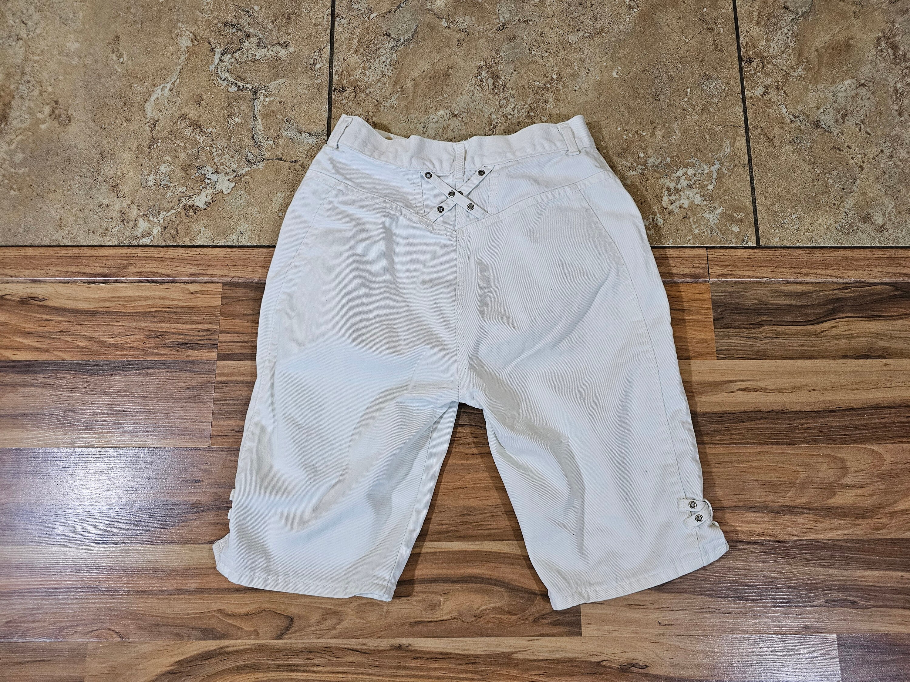 Vintage Chic Jean High Waist White Shorts Burmuda USA Made