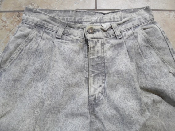 Vintage Levis Denim Jeans with Public Enemy Chuck… - image 10