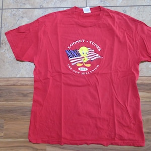 Vintage Looney Tunes - The New Millenium T-Shirt Tweety Bird Flag Graphic 2001 Red White Yellow Blue AAA Brand Sz XL
