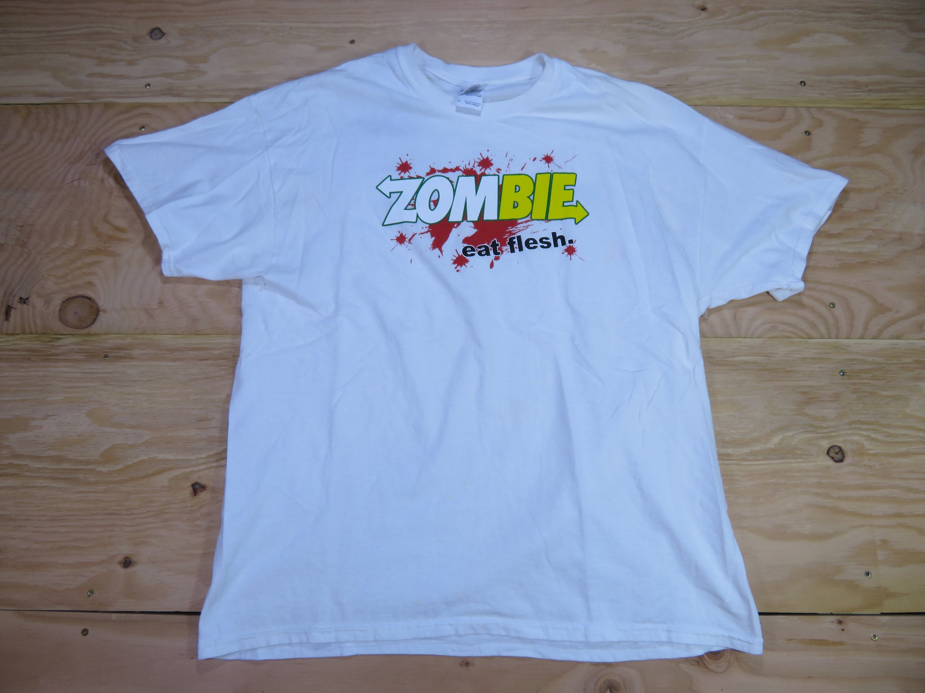 Zombie Eat Flesh Subway Parody White Yellow T-shirt Sz XL Gildan Brand