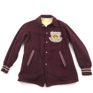 Chaqueta de lana estilo Letterman con bolsillo en D, color granate, con parche de campeón de bolos, tallas S-M, años 60.