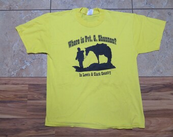 Where is Pvt. G. Shannon? In Lewis and Clark Country T-Shirt 50/50 Nebraska Towns Double-Sided Graphic Yellow Black Jerzees Brand Sz L