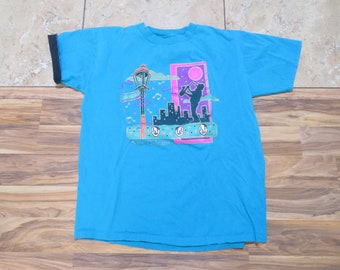 Vintage New Orleans Jazz Player Street City SKyline Scene Graphic Blueish Green T-shirt Sz XL