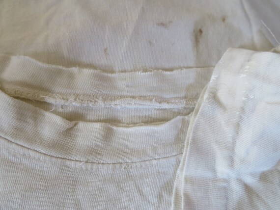 Vintage RARE Blank Right Chest Pocket T-Shirt Pla… - image 3