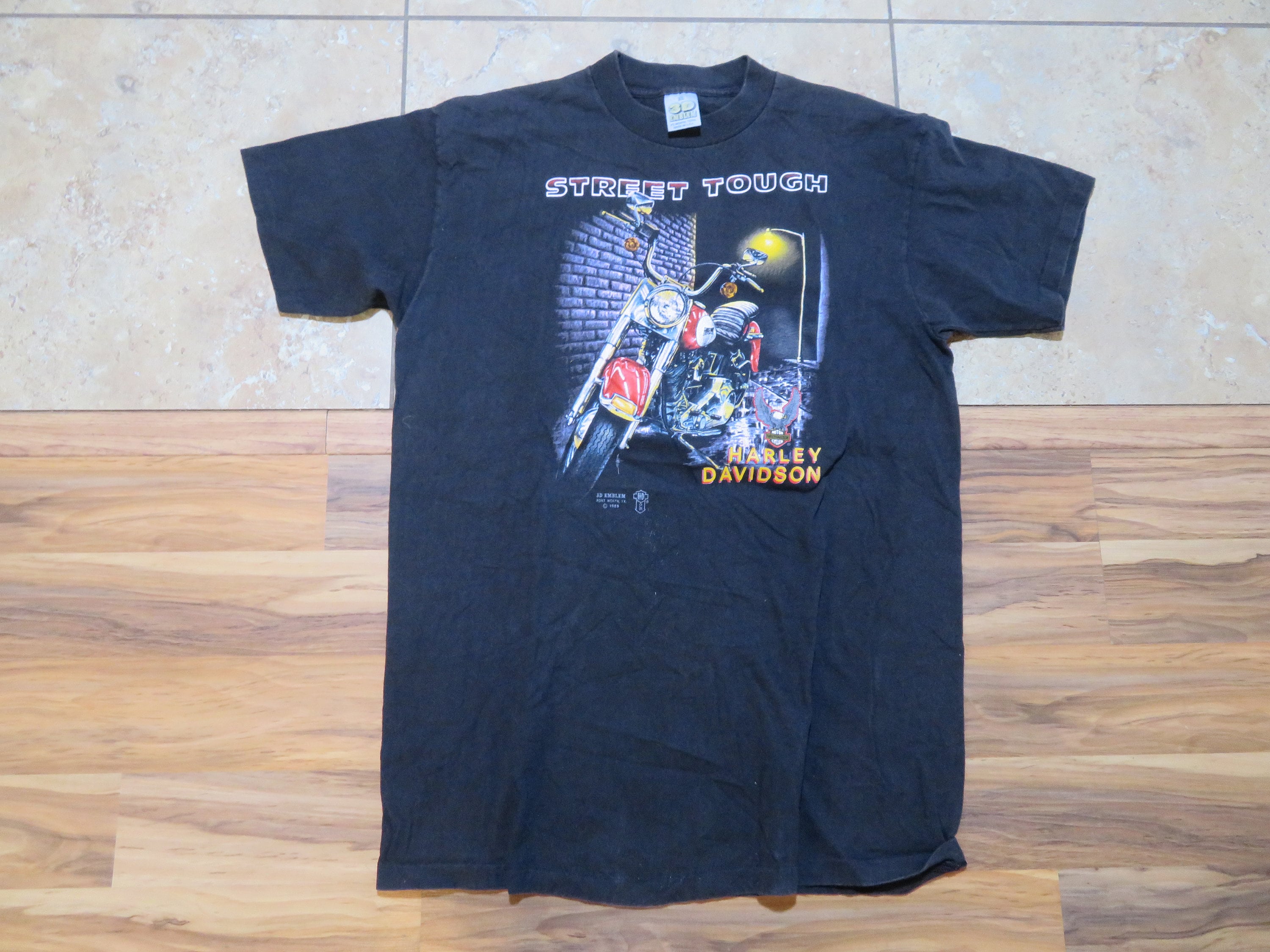 3D EMBLEM グラフィックTシャツ ブラック Vintage 3d Emblem Harley Davidson Street Tough Black T-shirt Show