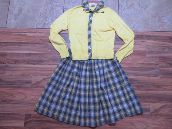 Sweater and clearance skirt outfit 60s
