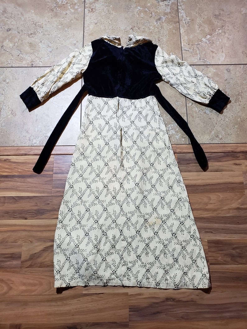 Vintage Prairie Hippy Boho Velvet type material with cotton floral pattern Black Beige Gunne Sax Style image 4