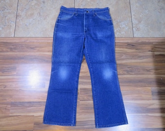 Vintage 1980s Wrangler 945 Medium to Dark Wash Blue Jeans USA Made 34x29 Measured 32x28