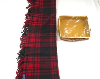 Pendleton Wool Stadium Blanket Robe Throw Plaid Red Black 62X52 + 4" fringe Vtg