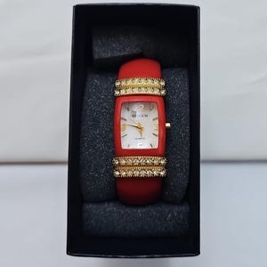 Gruen Red Watch - Etsy display picture 3