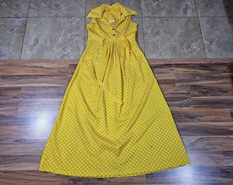 Vintage Union Made 1970s Polyester Dress Yellow White Dot Button