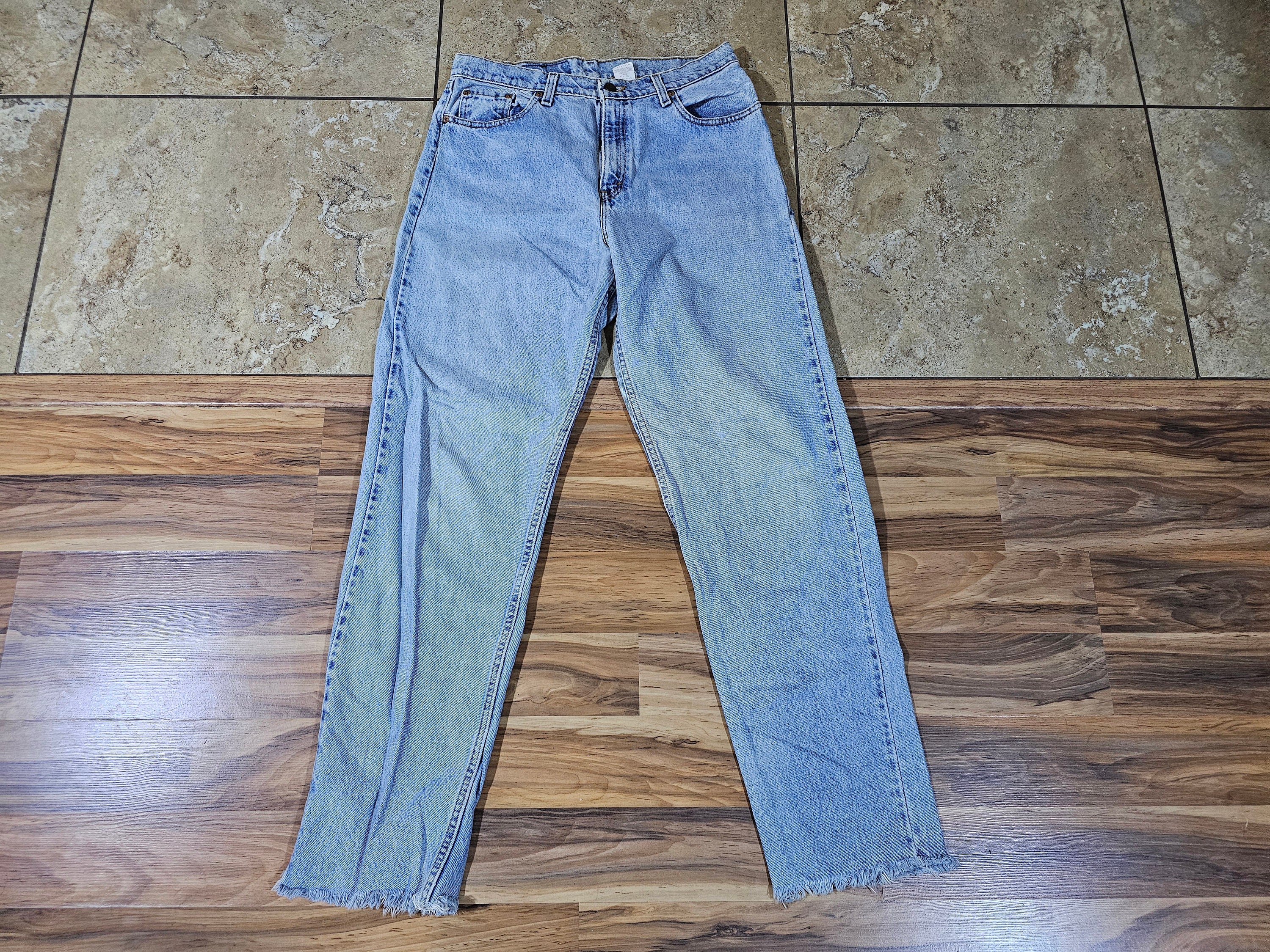 Vintage LEVIS 560 Zip-fly Jeans Light Blue Wash Made in USA Tagged