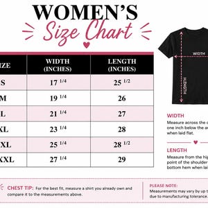 Puede incluir: Tabla de tallas de camisetas de mujer, con medidas en pulgadas. La tabla incluye tallas de la S a la XXXL, con medidas de ancho y largo. Un gr&aacute;fico de camiseta negra ilustra c&oacute;mo medir el ancho y el largo.
