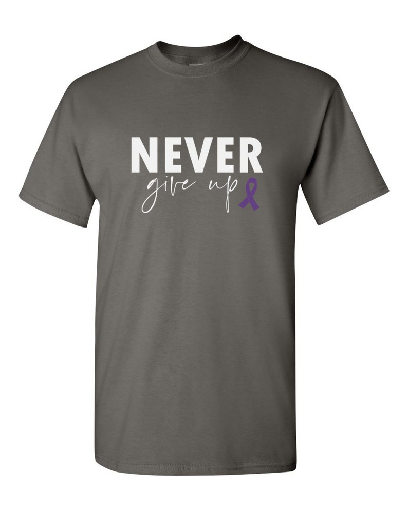 Camiseta "Nunca te rindas": Concientización sobre la epilepsia y el cáncer de páncreas Charcoal