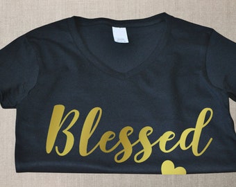 Women's V-neck Blessed T-Shirt - Thanksgiving Tee Shirt - Blessed Momma - Thanksgiving T-Shirt - Blessed T Shirt - Holiday