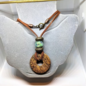 Großer Jaspis Donut Anhänger Lederkette mit tibetfarbenem Türkis, Vintage, 45 mm Schlangenhaut Jaspis, Schutzkette, Weihnachtsgeschenk