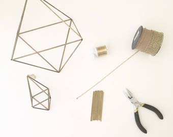 DIY キット & パターン: 幾何学的な八面体のヒンメリ - コーヒー テーブルの装飾 - ミニマリスト オーブ - 真鍮の立方体 - エアプラント モビール - ウェディング センターピース