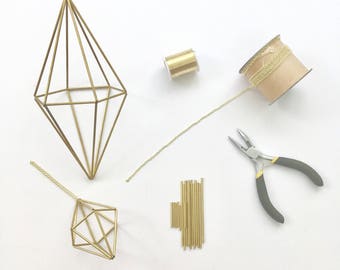 DIY キット & パターン: 幾何学的な六角形両錐ヒンメリ - ホリデー オーナメント - コーヒー テーブル デコレーション - ミニマリスト 真鍮オーブ - エアプラント モビール