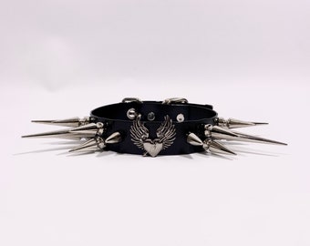 DEVOTION // Spiked Heart & Arrow Collar