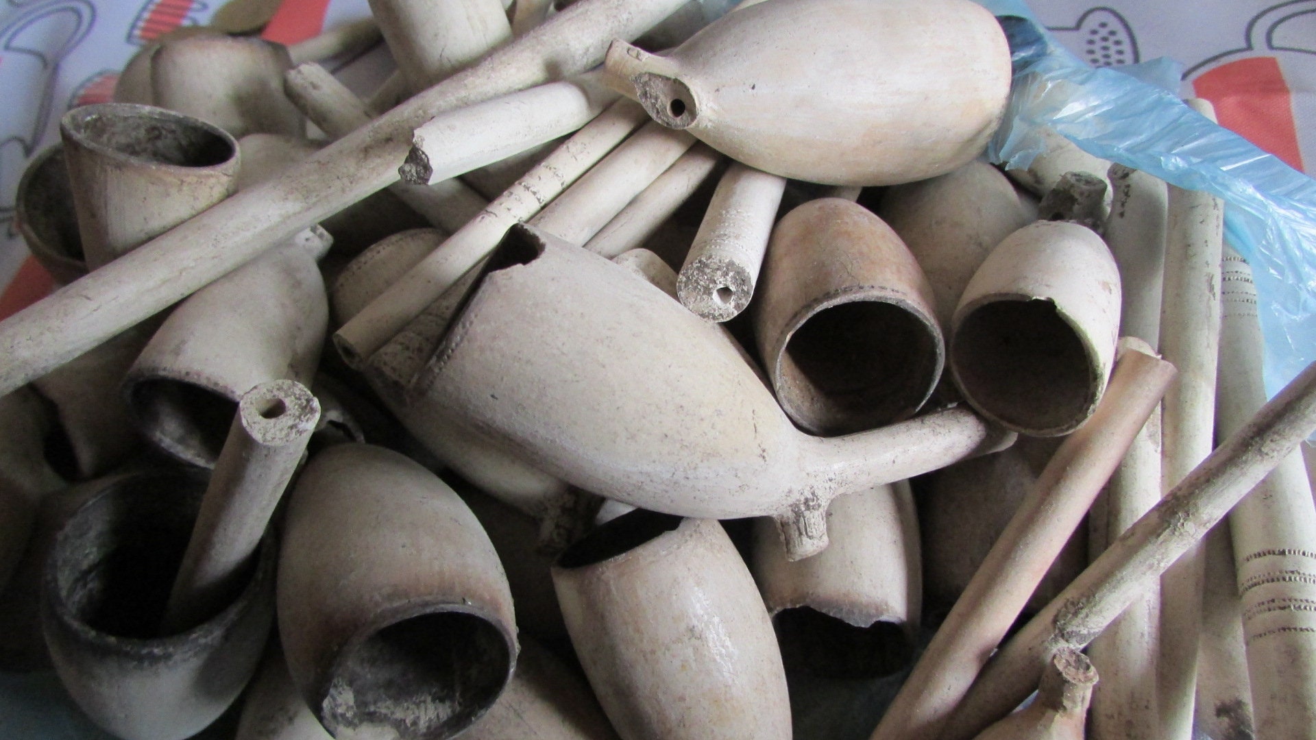 50 17th 18th Century Clay Pipe Bowls Etsy
