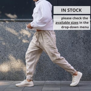 メンズリネンカーゴパンツ（サイドポケット付き）、サマーパンツ、ベージュラウンジパンツ、ワークパンツ、男性へのギフト、ビーチパンツ、ヨガパンツ - 在庫あり